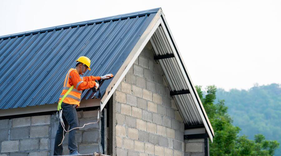 Professional gutter cleaning in Cross City, FL